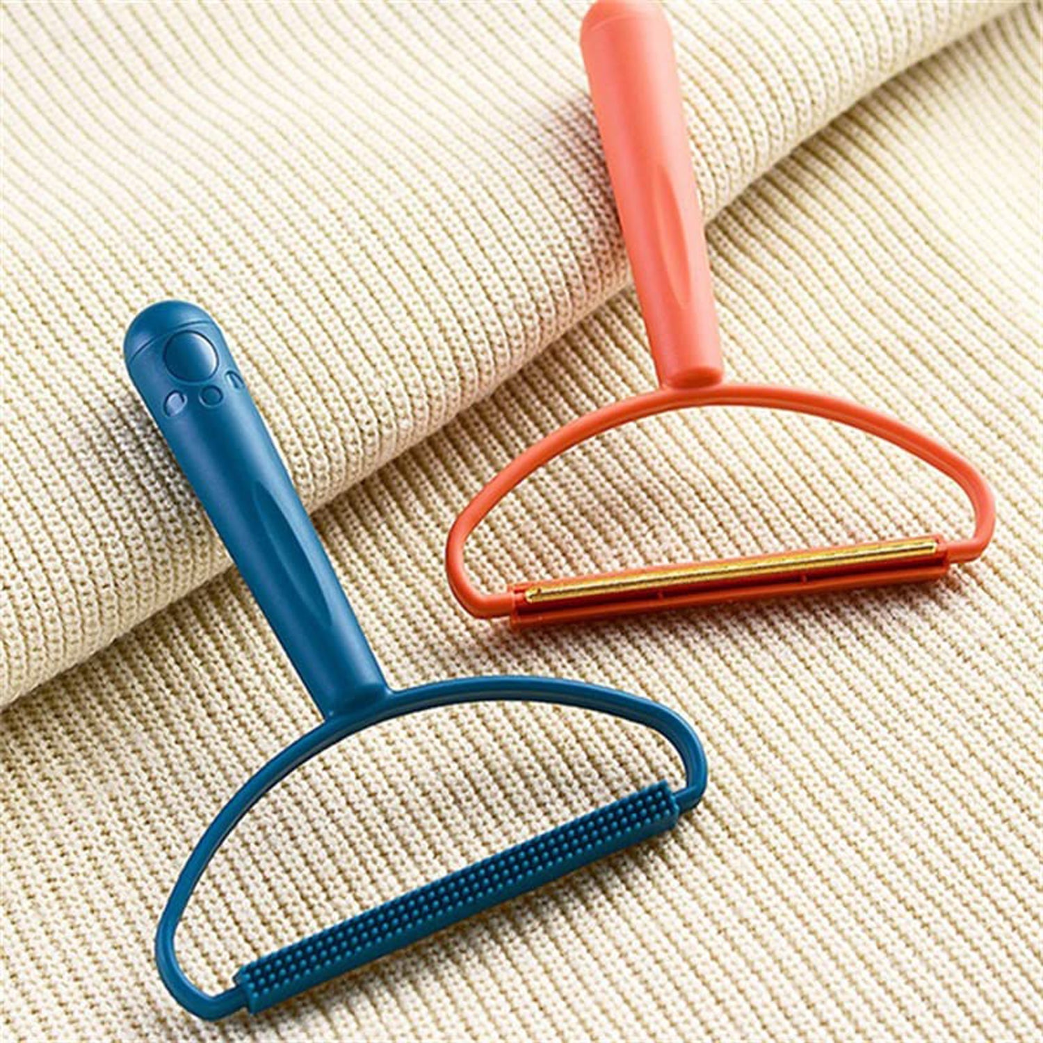 2-in-1 Portable Lint Remover – Long-Handle Brush & Sticky(1 Pc)