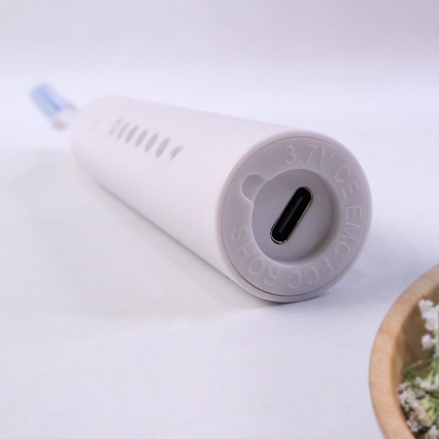 Rechargeable Electric Toothbrush White Color With 3 Extra head (1 Pc )